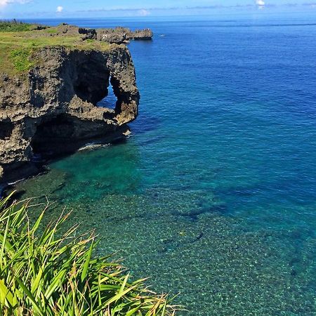 海まで徒歩1分 沖縄でも珍しい絶景ホテル 贅沢プライベートビーチ付き ビーチルーム Onna Exterior foto